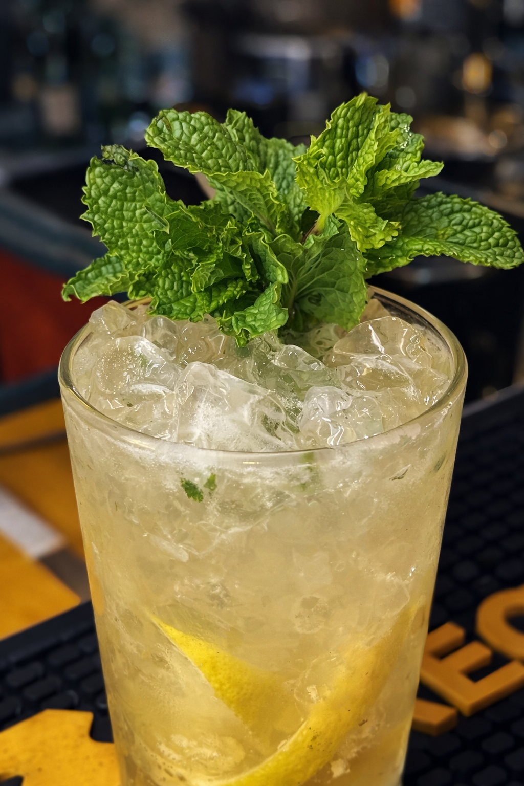 Drink refrescante com hortelã